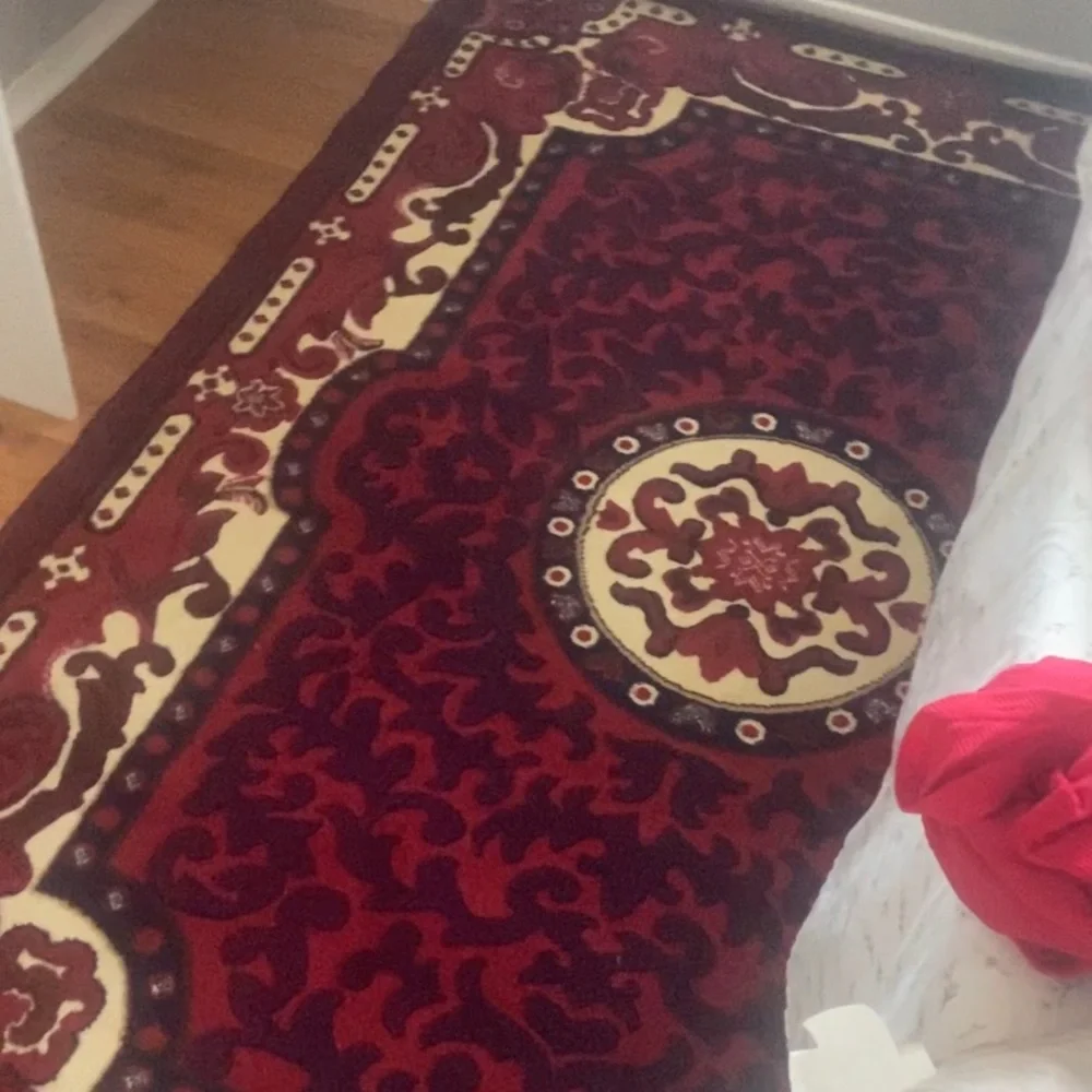 Red Rug - Picture 4 of 5